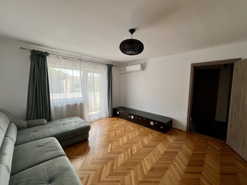 Apartament 3 camere, 64 mp utili, etaj 1 - zona Kiriac – fotografia 1 din 12