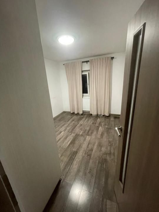 Apartament 3 Camere Decomandat, 80 mp, Etaj 2 - Zona Clubul Sportiv, Târgoviște – fotografia 9 din 15
