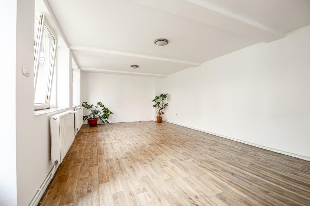 Casă cu teren de 500 mp, zona Noua – fotografia 3 din 27