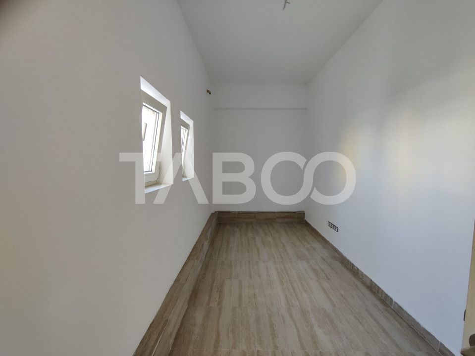 Spatiu comercial cu vitrina pe 3 niveluri cu suprafata utila de 915mp – fotografia 8 din 12