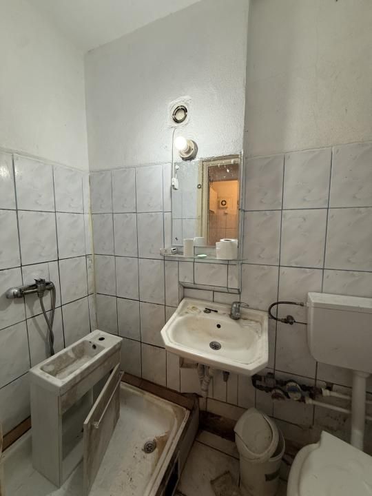 Apartament cu o camera, 22 mp utili, parter - COMPLEXUL STUDENTESC – fotografia 3 din 4
