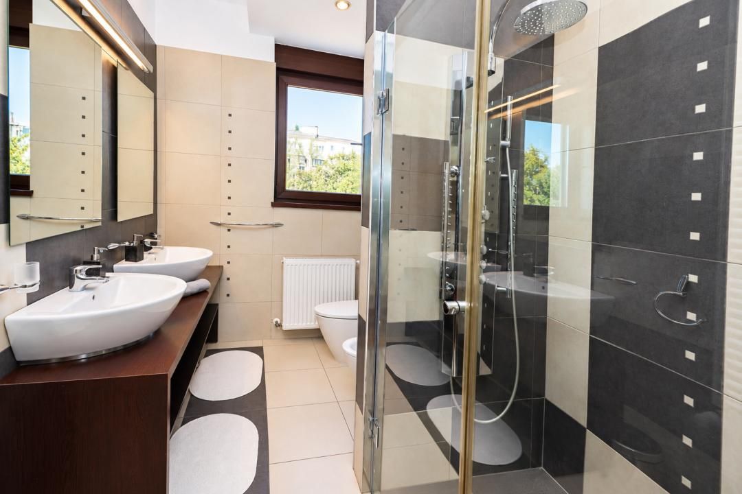 DUPLEX ÎN HERĂSTRĂU | 5 CAMERE | OFFICE | 3 BĂI | 4 BALCOANE | PARCARE 3 MAȘINI – fotografia 21 din 24