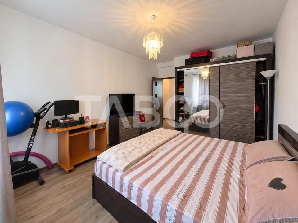 Apartament decomandat de vanzare 2 camere balcon Arhitectilor – fotografia 3 din 15