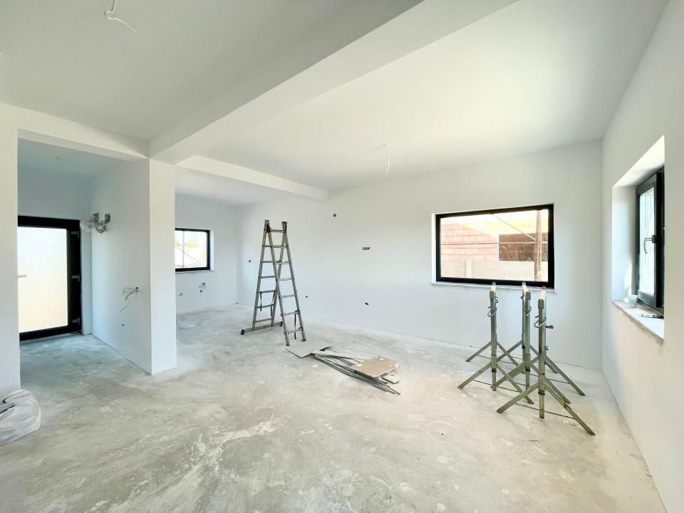 Duplex 80mp utili si 274mp teren la cheie - Mosnita Noua – fotografia 3 din 12