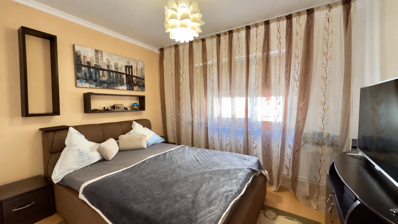 Apartament 4 camere, etaj intermediar, zona CET – ideal pentru familie – fotografia 2 din 20