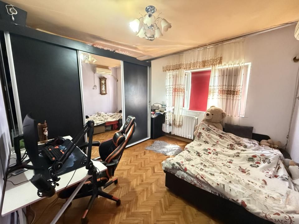 Apartament cu 2 camere, decomandat, 50 mp utili, etaj 3 - Soarelui – fotografia 1 din 4