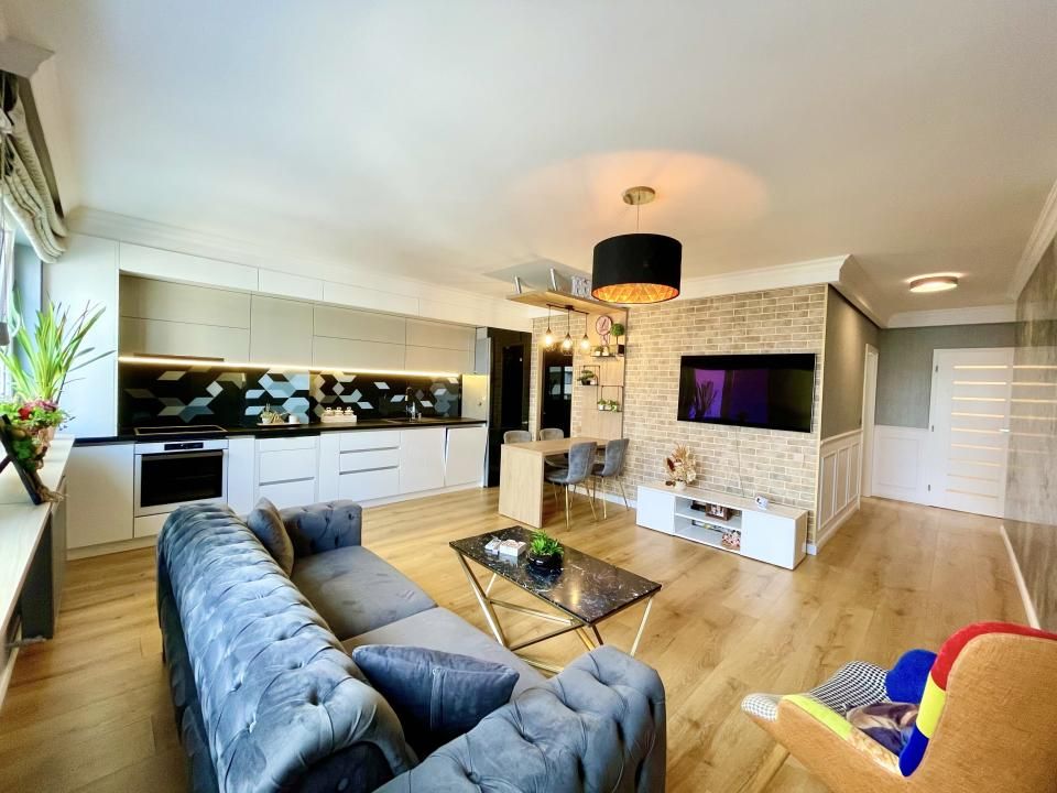 Apartament cu 3 camere de inchiriat zona VIVO – fotografia 1 din 18