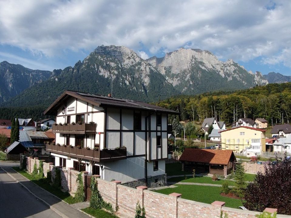 🏡 Vilă turistică de vanzare în Bușteni cu panorama superba catre ⛰️ Caraiman – fotografia 7 din 40