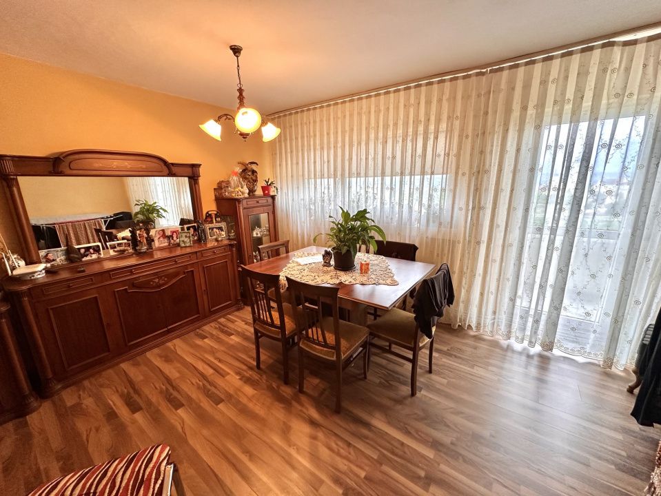 Vanzare Apartament 4 camere modificat in 3 CETATE M-uri vedere Parc 2 bai 2 balc – fotografia 13 din 17