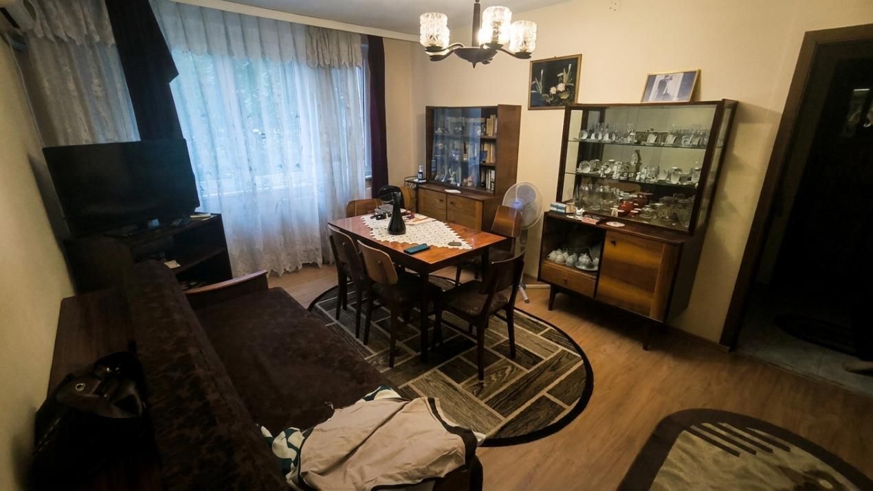 NEGRU VODA | 3 camere | semidecomandat | centrala termica – fotografia 1 din 9