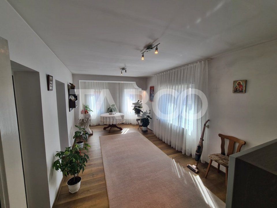 Casa cu spatiu comercial de vanzare in Sebes zona centrala – fotografia 9 din 20