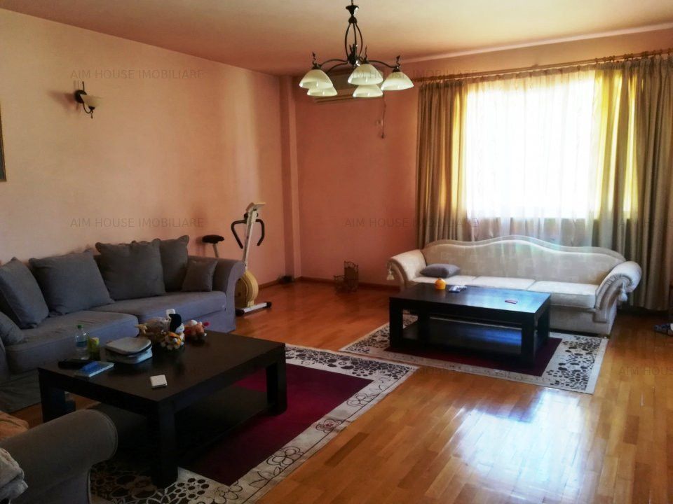 Bucurestii Noi-Bd. Gloriei-Damaroaia Casa cu teren pe colt de vanzare/inchiriere – fotografia 1 din 22