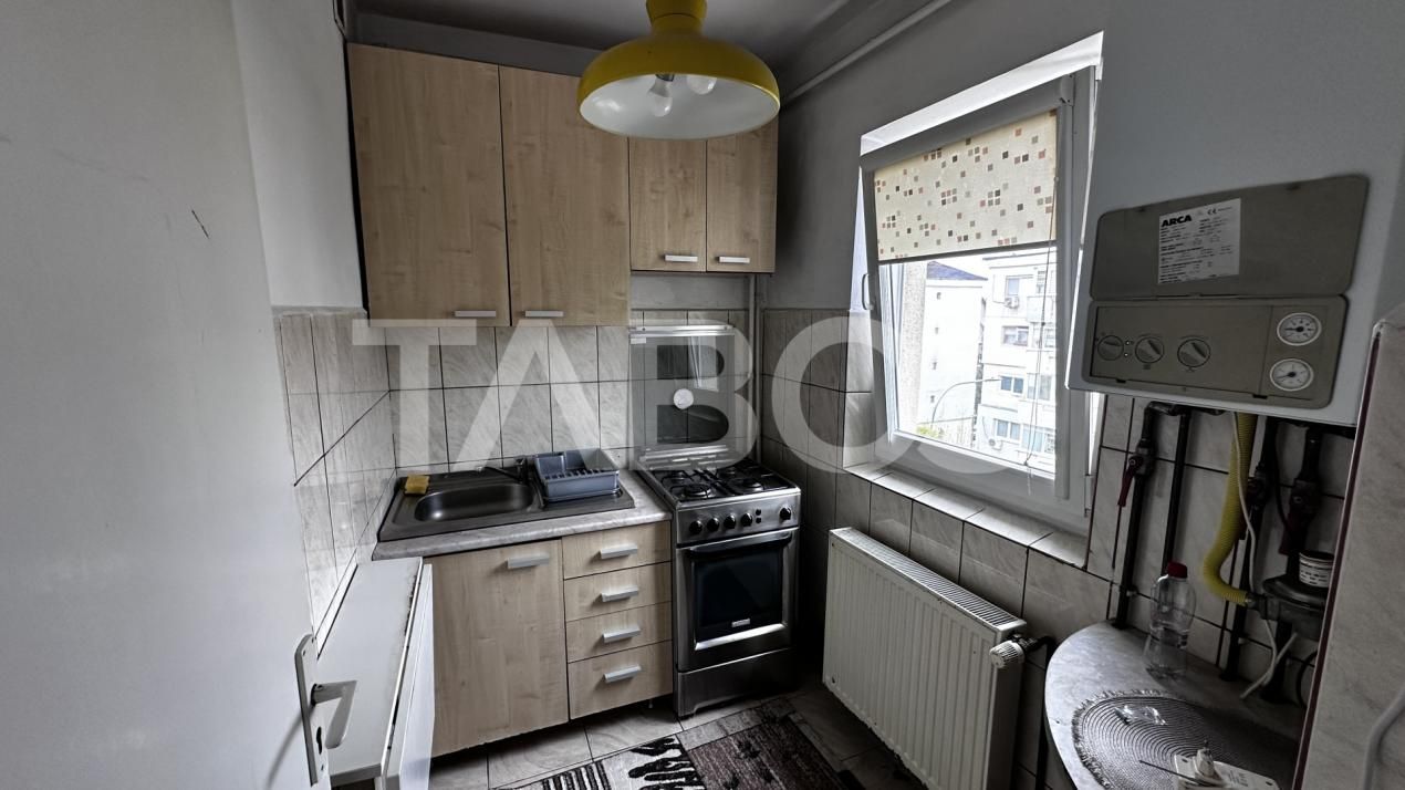 Garsoniera  mobilata utilata de inchiriat 30 mpu zona Valea Aurie – fotografia 3 din 5