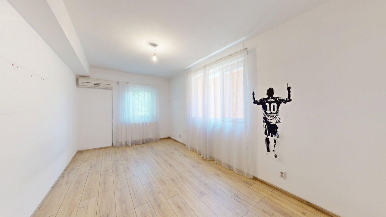 Vila cu 8 camere de vanzare  / teren 840 mp.  -  Prelungirea Ghencea – fotografia 10 din 33