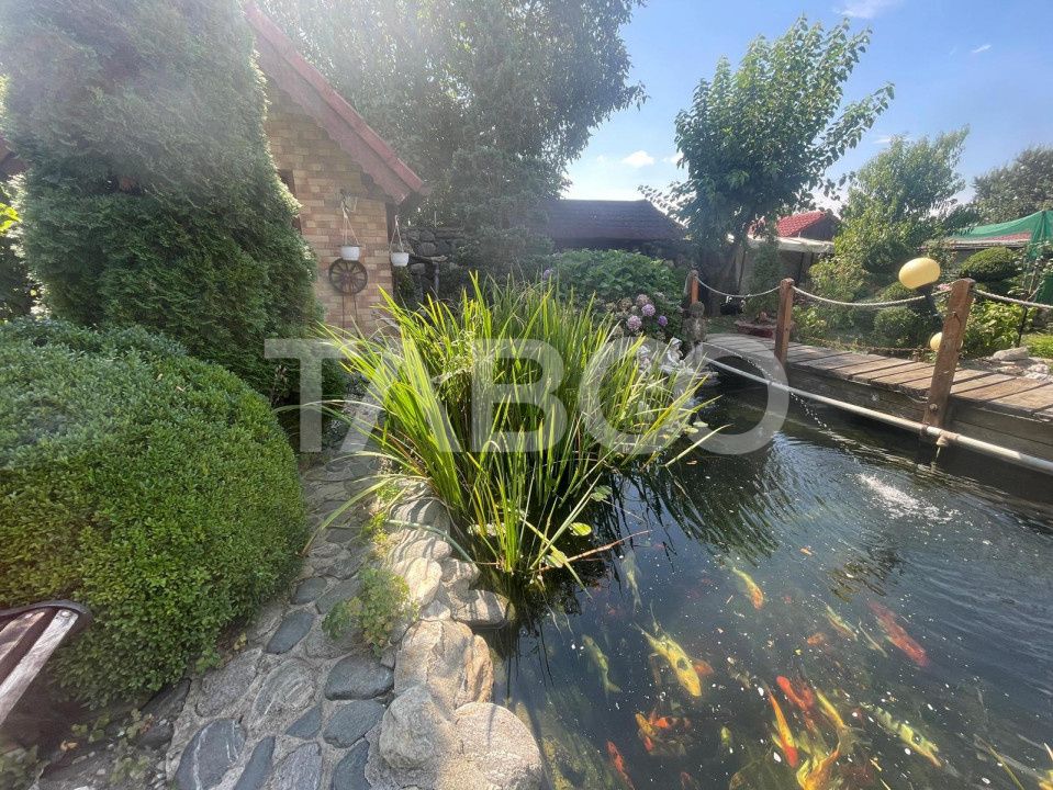 Casa deosebita  de vanzare 453 mp utili si curte 528 mp in Avrig – fotografia 8 din 32