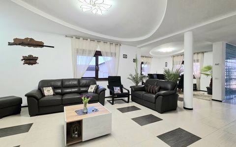 Vilă P+1 Mamaia Nord | Doar 5 min de plajă | 243mp utili | Garaj