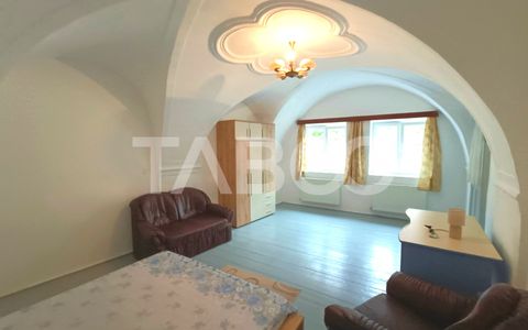 Apartament la casa 3 camere 70 mpu utili in apropiere de Piata Cibin