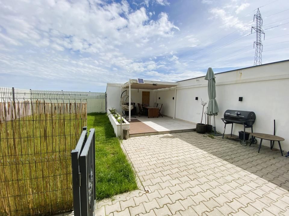 Duplex cu 4 camere 2 bai si curte libera 200 mp in Cisnadie – fotografia 19 din 19