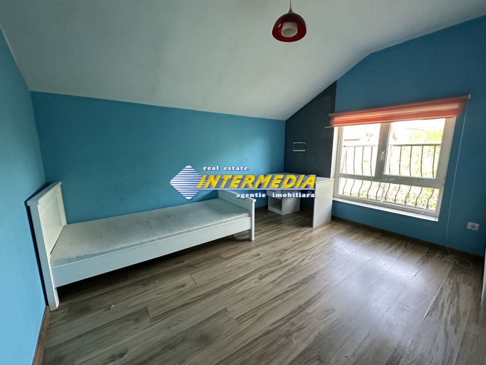 Proprietate 2 case curte pavata Teren 700 mp Hotel CETATE gard utilitati – fotografia 8 din 28