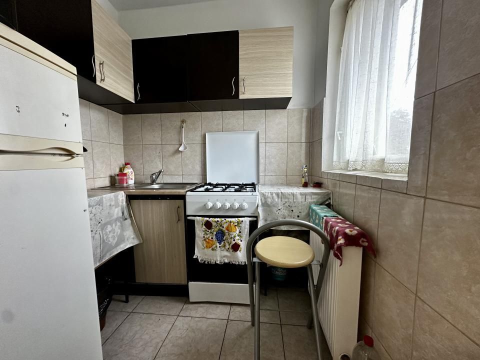 Gasoniera la etajul 1 mobilata, utilata- zona Buziasului – fotografia 3 din 6