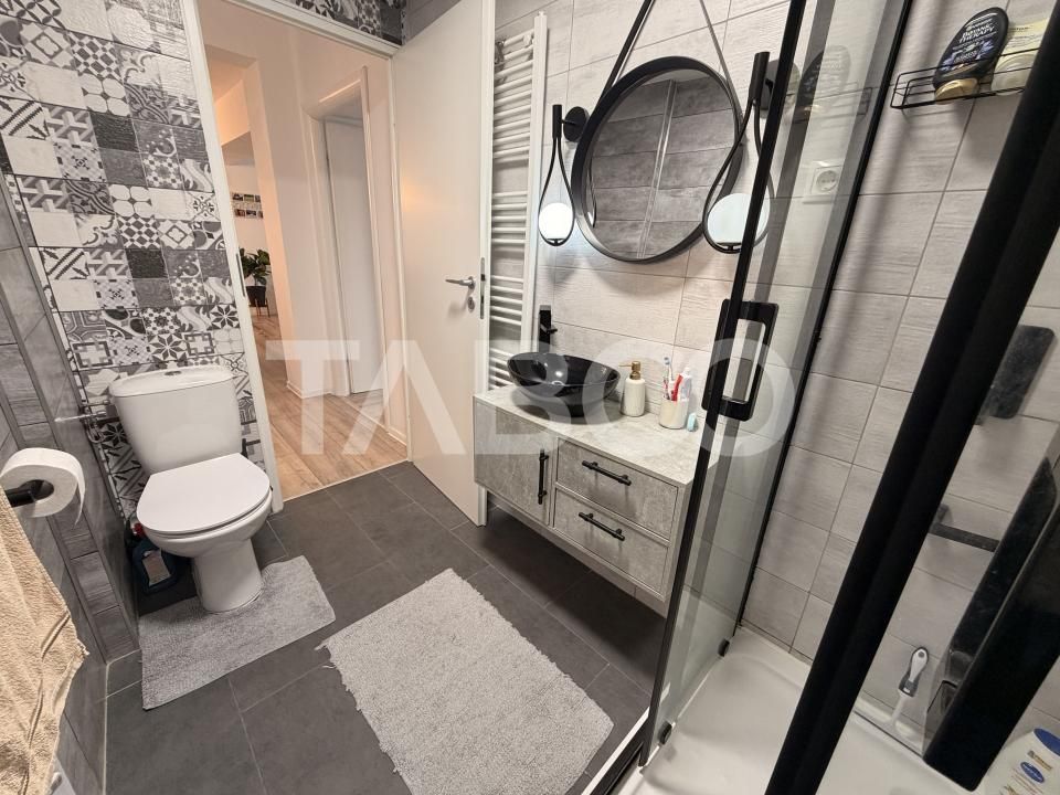 Casa individuala moderna de vanzare cu 5 camere 2 bai teren Sura Mare – fotografia 25 din 28