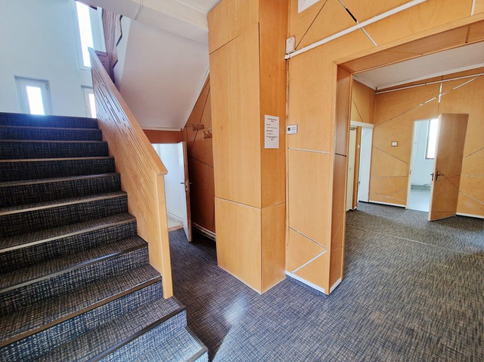 Casa pentru activitati de birouri in Andrei Muresanu – fotografia 16 din 22