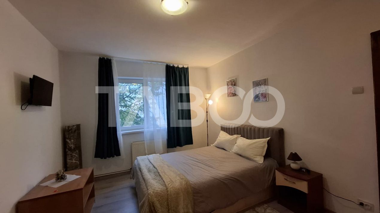 Apartament 3 camere de vanzare semidecomandat 45 mp zona Vasile Aaron – fotografia 2 din 9