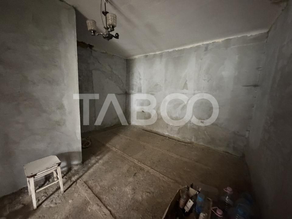 Casa cu potential de investite 8 camere 392 mpu teren 5724 m Gura Vaii – fotografia 8 din 16