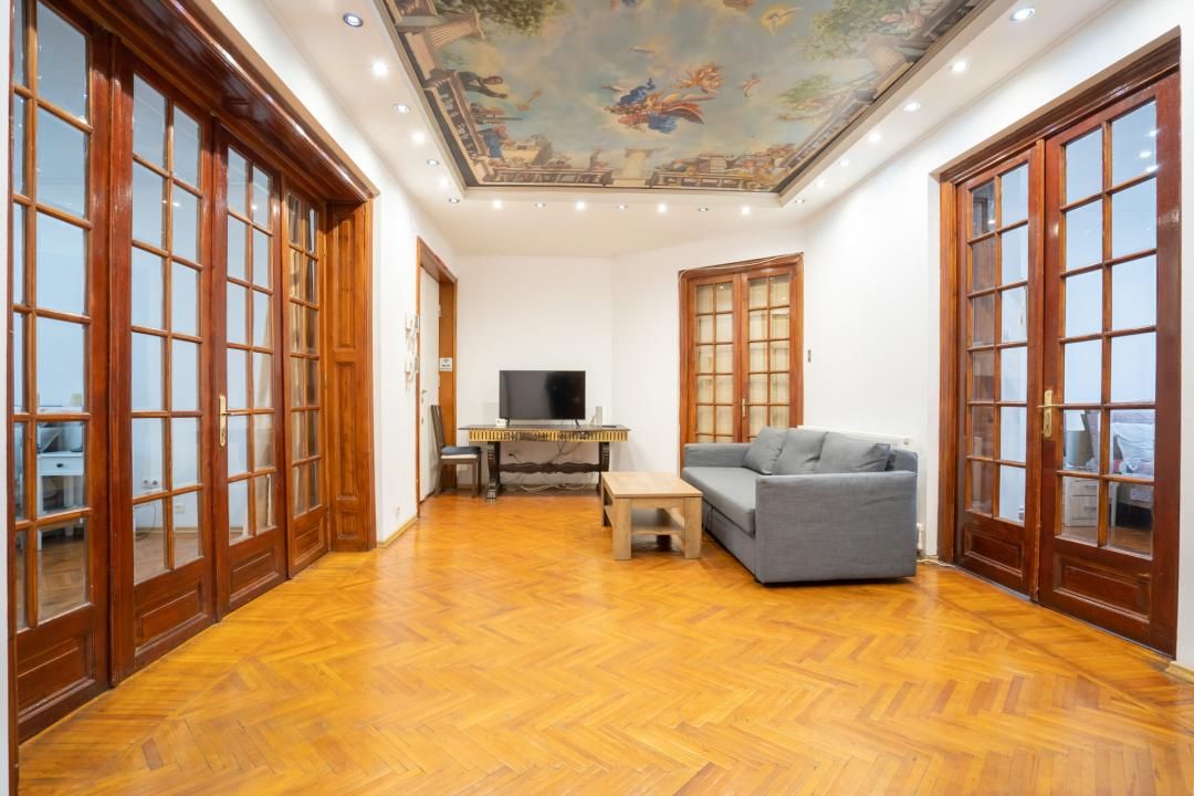 6-Room Apartment 🕰️ Cismigiu Garden 🕰️ Private Heating System 🕰️ Parking – fotografia 1 din 43