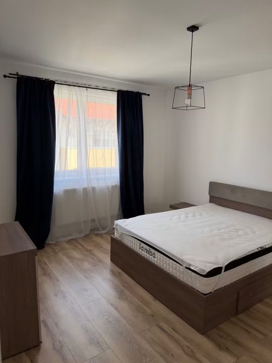 Apartament cu 3 camere Bloc NOU CENTRU Scara Interioara Mobilat Utilat Parcare – fotografia 1 din 14