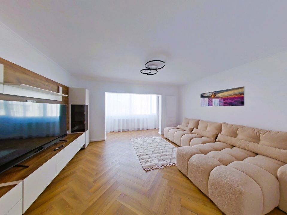 Apartament 3 camere decomandat, renovat integral, suprafata generoasa – fotografia 1 din 11