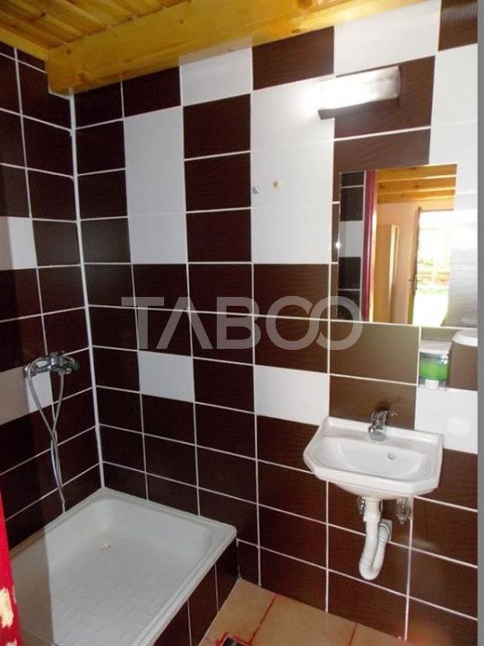 Pensiune de vanzare 13 camere si teren 3000 mp la cheie Comision 0% – fotografia 51 din 53