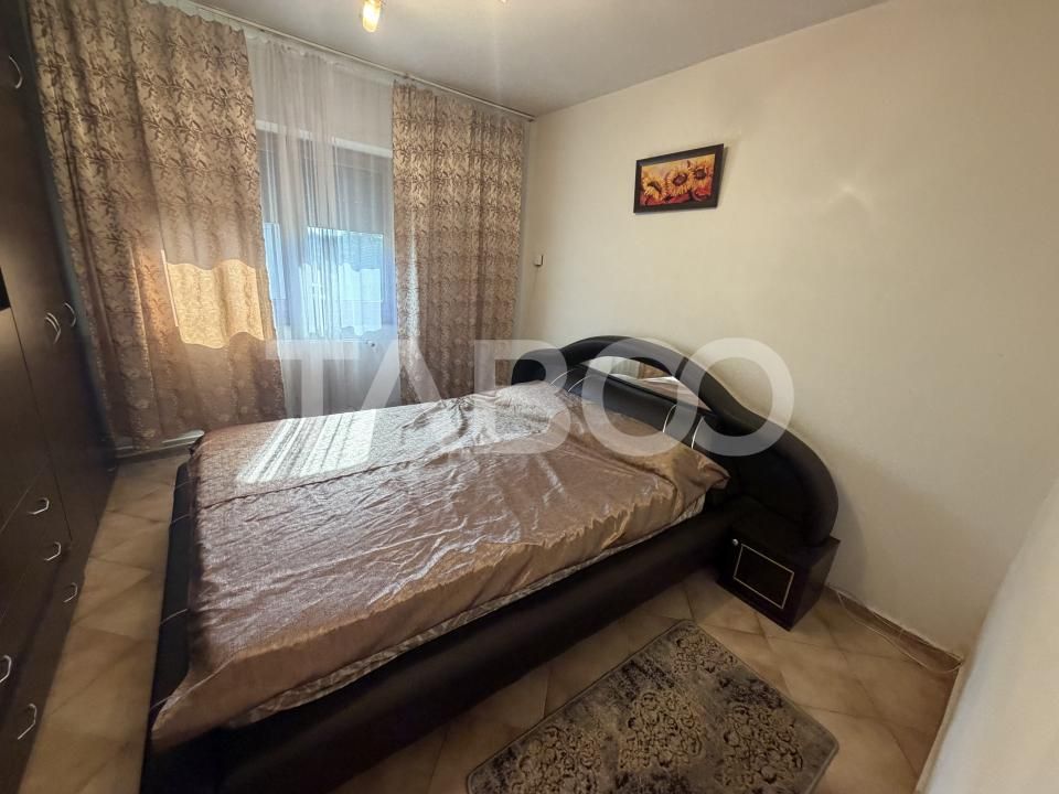 Apartament decomandat 80 mpu 3 camere 2 bai etaj 2 zona 1 Decembrie – fotografia 4 din 11