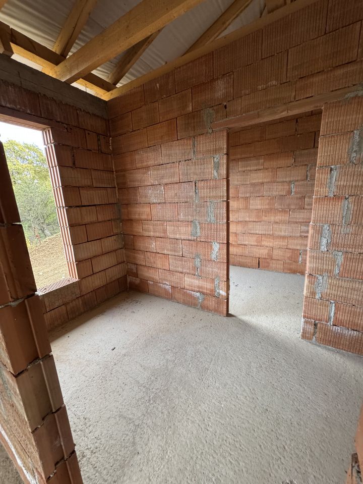 🏡 Casă la roșu, D+P+E, 223 mpu, teren 10 ari – fotografia 13 din 19