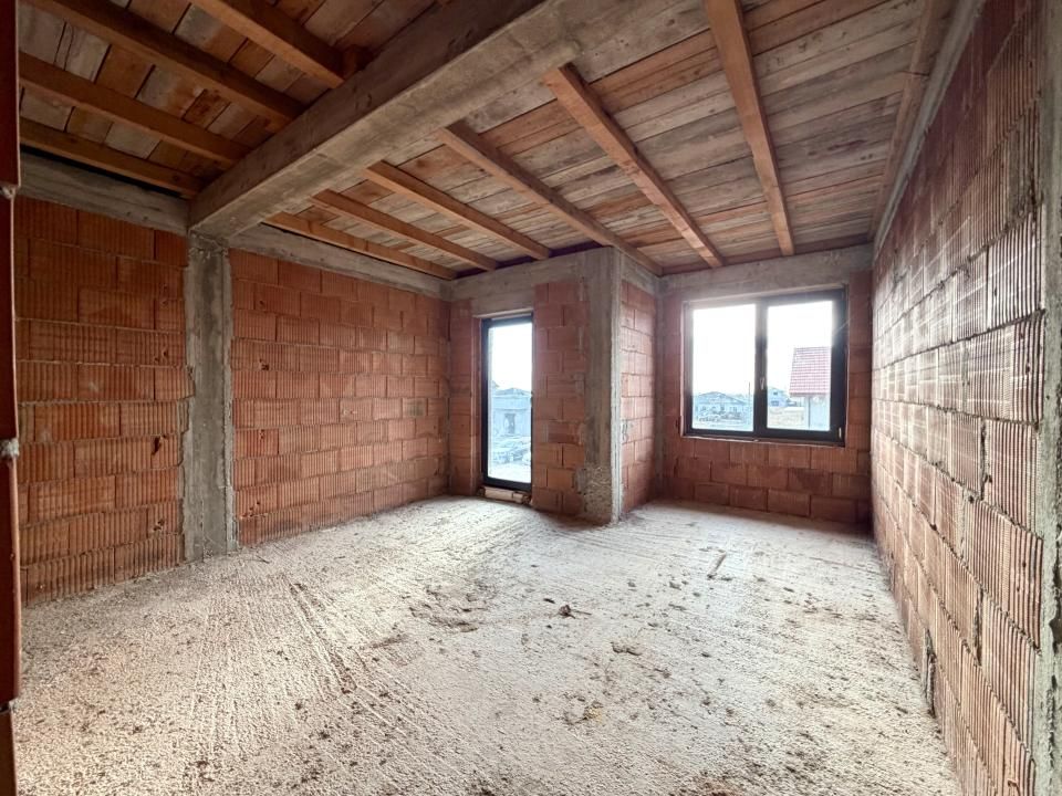 Duplex la rosu, 4 camere, 118 utili, 389 mp teren - Sanandrei – fotografia 3 din 9