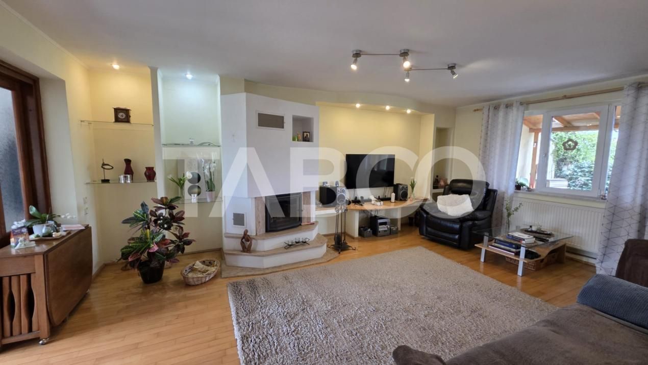 Duplex spatios de vanzare in Sebes Drumul Petrestiului – fotografia 16 din 19