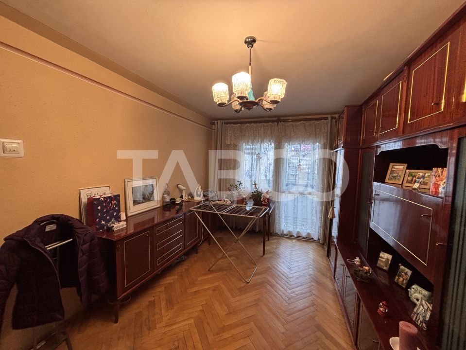 Apartament decomandat 3 camere de vanzare etaj 2   Valea Aurie – fotografia 10 din 14