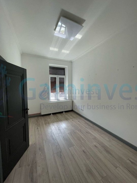 Spatiu de birou de inchiriat in Oradea, cu 3 camere, zona centrala – fotografia 4 din 8
