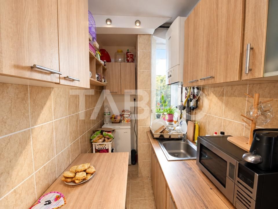 Apartament de vanzare 2 camere balcon Mihai Viteazul etaj 4 – fotografia 8 din 15