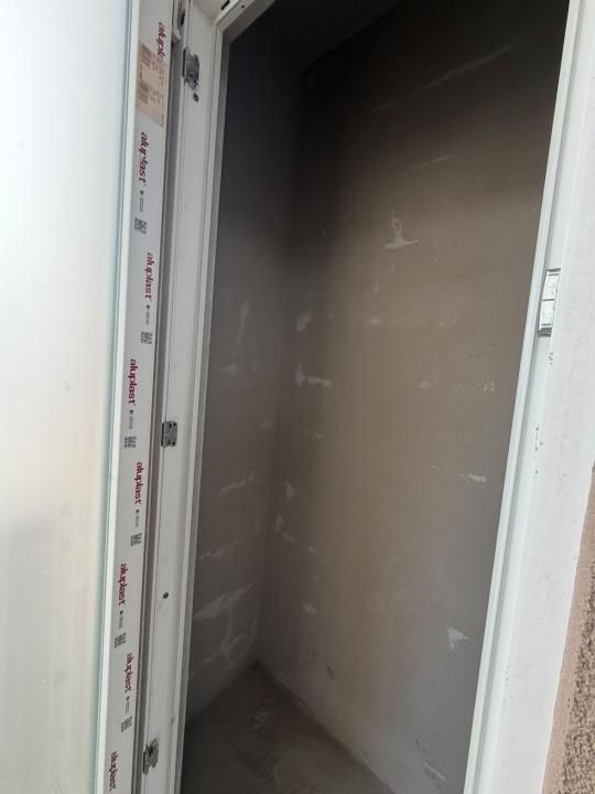Apartament nou, cu 3 camere si balcon, etaj intermediar zona Vivo – fotografia 6 din 8