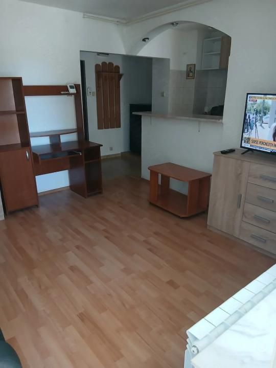 Garsonieră Zona Km 4 – fotografia 3 din 10