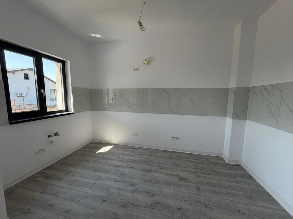Duplex despartit | 5 camere | Garaj | Finisaje premium | 3 bai | Asfalt – fotografia 5 din 21