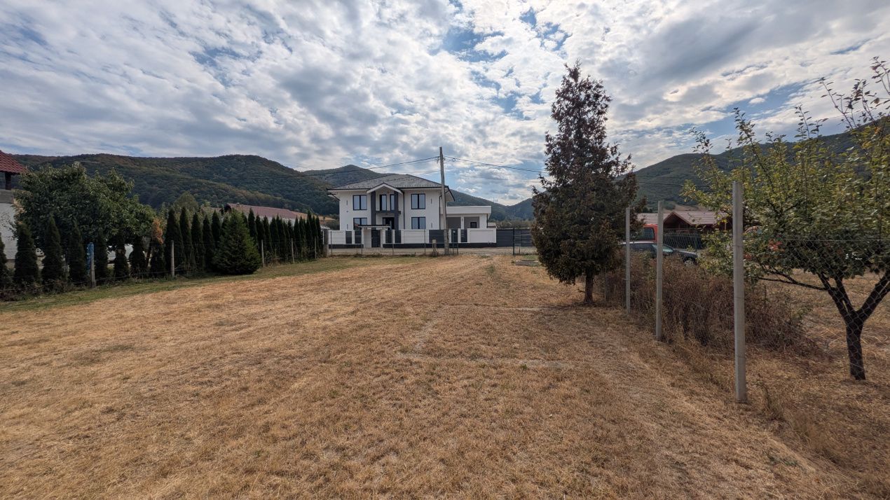 GURA RÂULUI | CASĂ PE 3.046 MP, CU O PRIVELIȘTE DIFERITĂ LA FIECARE FEREASTRĂ – fotografia 3 din 51