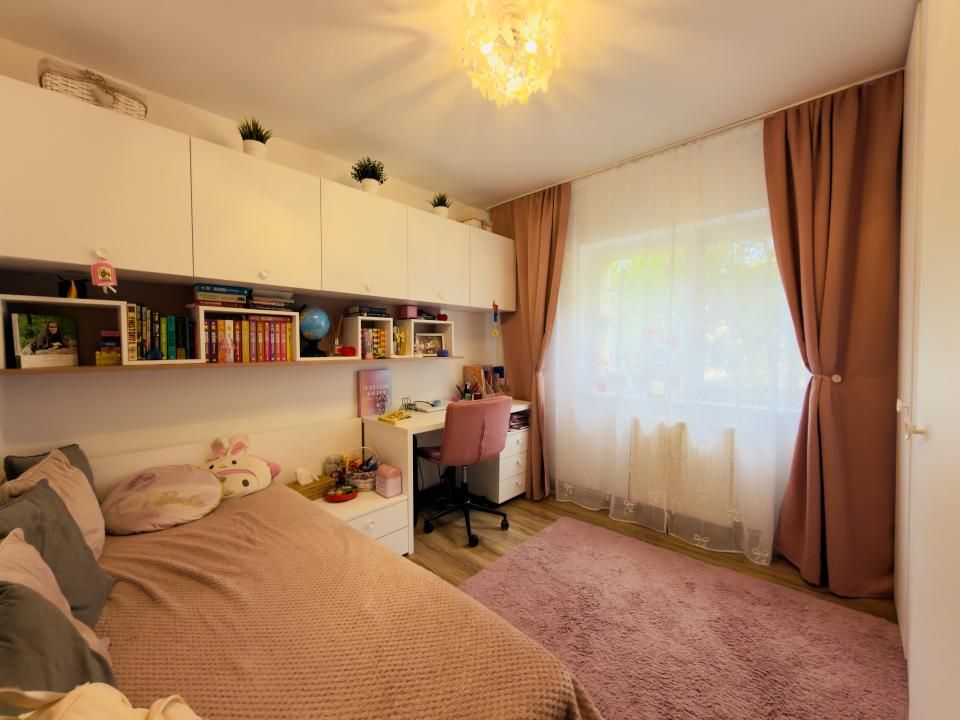 Apartament 3 camere, decomandat, etaj 1, zona Aradului – fotografia 8 din 16