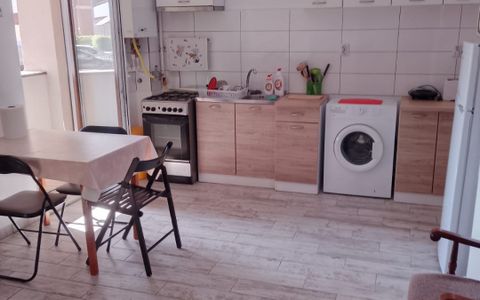 Apartament 2 camere de inchiriat, mobilat utilat, parcare, zona VIVO!