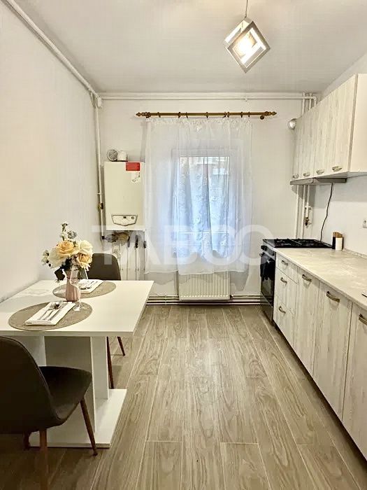 Apartament cu 3 camere in Grigorescu cu 2 balcoane etaj 1 langa Piata – fotografia 5 din 8