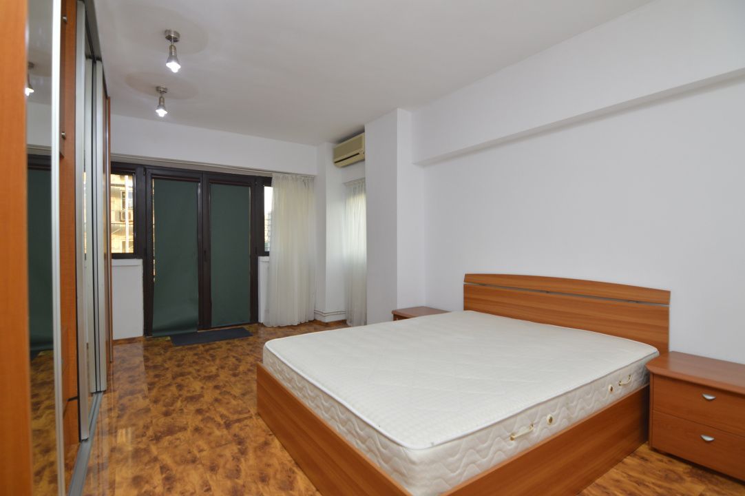 INCHIRIERE APARTAMENT 3 CAMERE UNIRII-CAMERA DE COMERT – fotografia 16 din 21