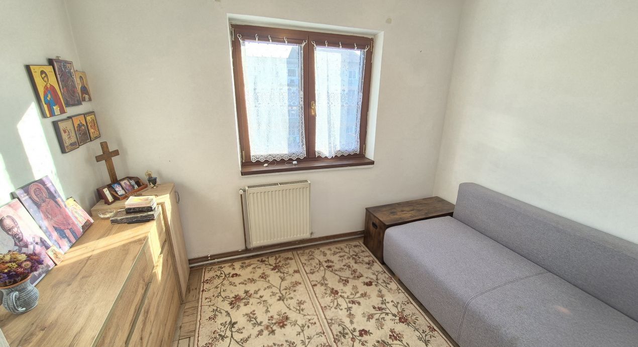 Vânzare apartament 3 camere, et. 3, str. Olari - zona Liceului Pedagogic – fotografia 3 din 10