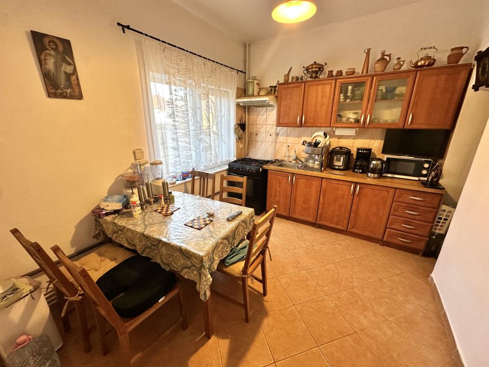 Casa 4 camere I Centru I 3 bai I Ideala pentru locuit sau inchiriat I – fotografia 2 din 33
