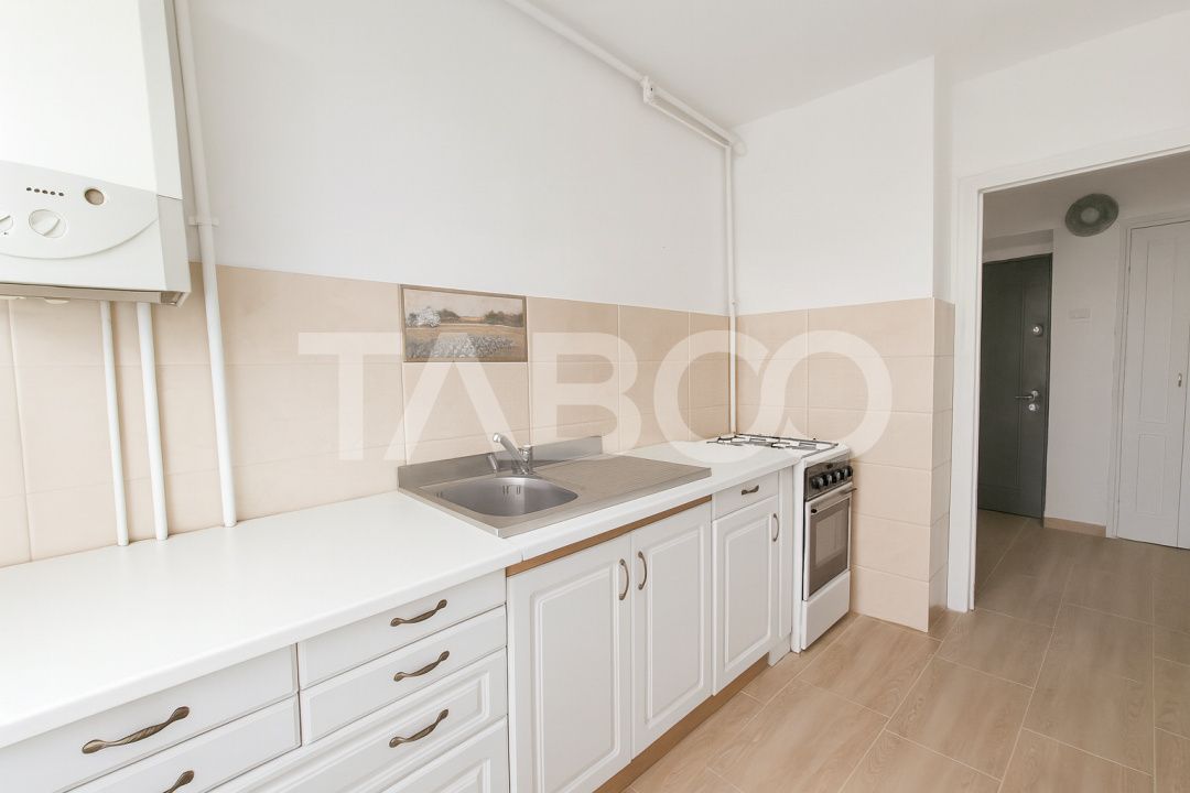 Zona Dioda/ANAF/Finante  Apartament cu 3 camere si balcon – fotografia 10 din 15